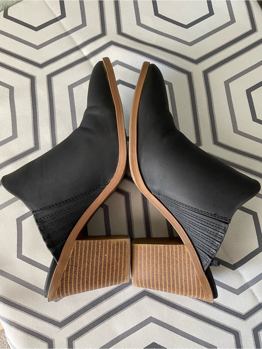 🌱5/$25🌱 Time and Tru | Memory Foam Black Faux Leather Block Heel Pointed Mule - Picture 6 of 11